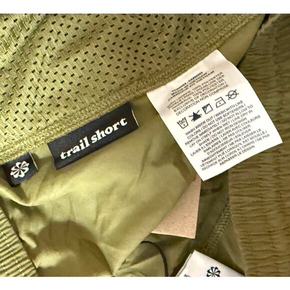 Nike ACG Women’s Oversized Shorts Green Size L - DH8350-378 - Picture 11 of 15